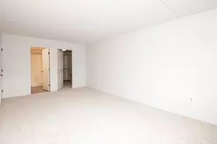 200 Ledgewood Dr, Stoneham, MA 02180 - Photo 20