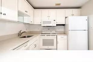 200 Ledgewood Dr, Stoneham, MA 02180 - Photo 28