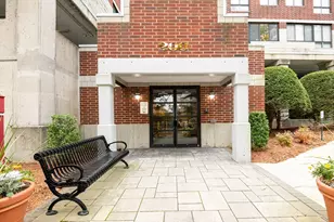 200 Ledgewood Dr, Stoneham, MA 02180 - Photo 2