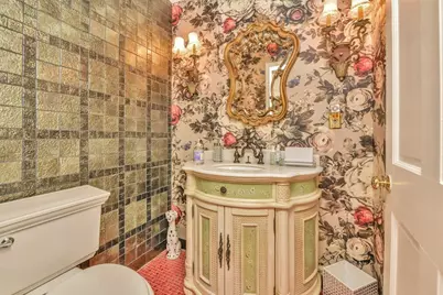 23 Tonawanda St, Boston, MA 02124 - Photo 8