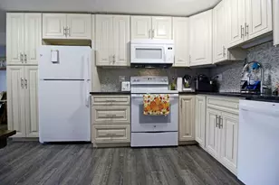 39 Pleasant St, Northborough, MA 01532 - Photo 1