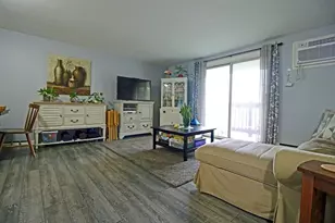 39 Pleasant St, Northborough, MA 01532 - Photo 8