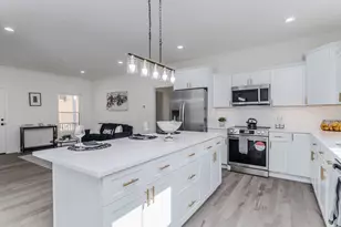 135 Thompson St, Palmer, MA 01069 - Photo 4