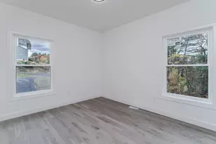 135 Thompson St, Palmer, MA 01069 - Photo 18