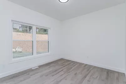 135 Thompson St, Palmer, MA 01069 - Photo 22