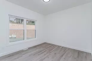 135 Thompson St, Palmer, MA 01069 - Photo 22