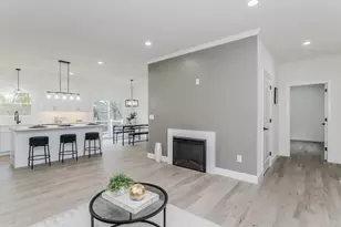 135 Thompson St, Palmer, MA 01069 - Photo 10