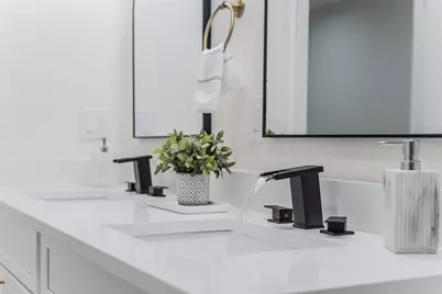 135 Thompson St, Palmer, MA 01069 - Photo 24