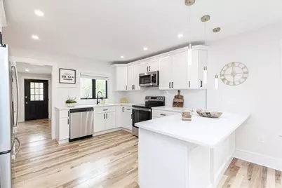 39 Trask St, Beverly, MA 01915 - Photo 8