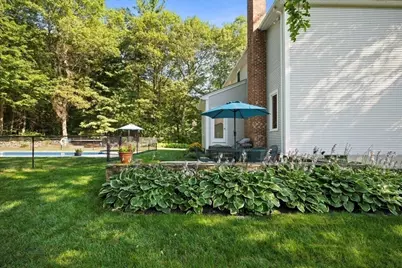 19 Wildflower Dr, Sutton, MA 01590 - Photo 6