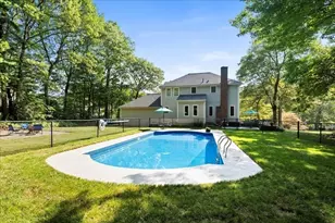 19 Wildflower Dr, Sutton, MA 01590 - Photo 4