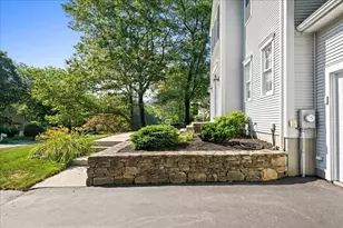 19 Wildflower Dr, Sutton, MA 01590 - Photo 12