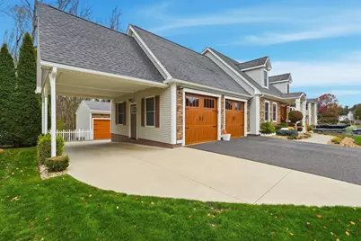 25 Angelica Dr, Springfield, MA 01129 - Photo 2