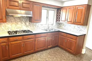 752 Dartmouth St, Dartmouth, MA 02748 - Photo 4