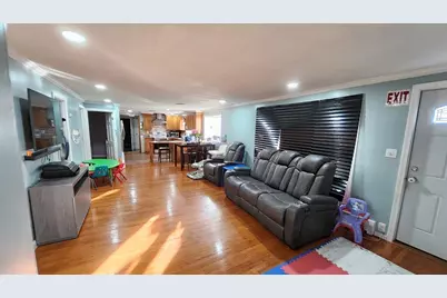 24 Court St, Methuen, MA 01844 - Photo 6