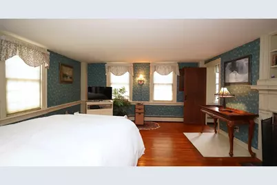 678 North Main Street, Attleboro, MA 02703 - Photo 2