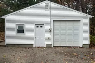 27 Dawson Rd, Worcester, MA 01602 - Photo 1