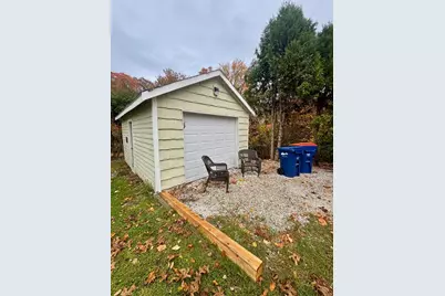 16 Winona Ave, Fairhaven, MA 02719 - Photo 2