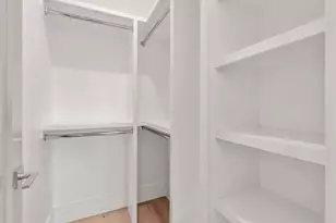 527 E 7th St, Boston, MA 02127 - Photo 10