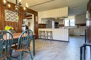 83 Newton St, Greenfield, MA 01301 - Photo 6