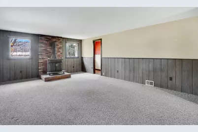 33 Chudy St, Palmer, MA 01080 - Photo 4