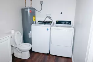 206 Treetop Ave, Springfield, MA 01118 - Photo 16