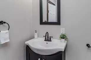 7 Webb Ct, Ware, MA 01082 - Photo 10