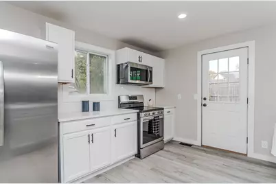 7 Webb Ct, Ware, MA 01082 - Photo 2