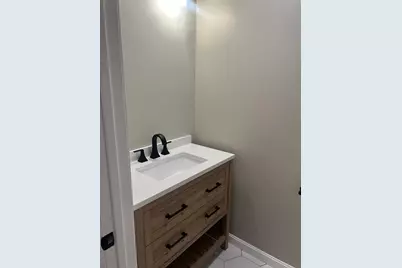 192 Pleasant St #23, Leominster, MA 01453 - Photo 8