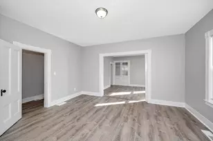 62 W 3rd St, Lowell, MA 01850 - Photo 4