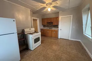 127 Court St, Plymouth, MA 02360 - Photo 2