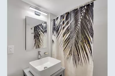 9 Hawthorne Pl #5K, Boston, MA 02114 - Photo 6