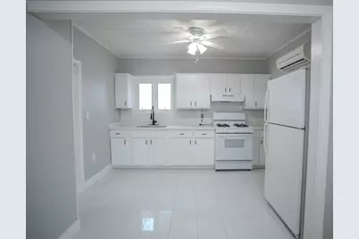 616 Woodman St, Fall River, MA 02724 - Photo 6