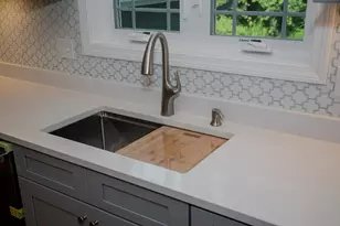 99 Crystal Brook Dr, Springfield, MA 01118 - Photo 16