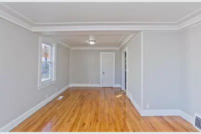 52 Orange St, Westfield, MA 01085 - Photo 8