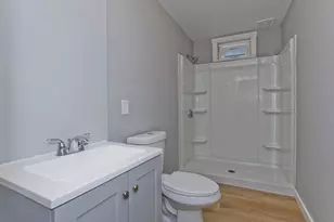 956 Dwight St, Holyoke, MA 01040 - Photo 6