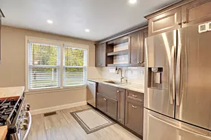 1606 Wilbraham Rd, Springfield, MA 01119 - Photo 10