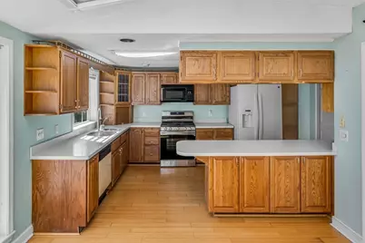 85 Fisher St, Medway, MA 02053 - Photo 4