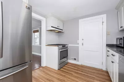 18 Larch Road, Wellesley, MA 02482 - Photo 8