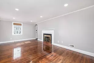 18 Larch Rd, Wellesley, MA 02482 - Photo 4