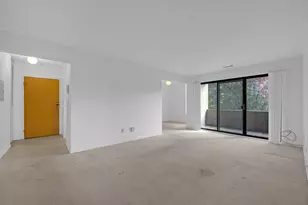 42 Shrewsbury Green Dr, Shrewsbury, MA 01545 - Photo 8
