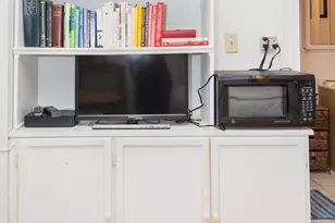 1253 Beacon St, Brookline, MA 02446 - Photo 10