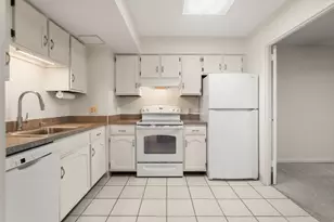 250 Hammond Pond Pkwy, Newton, MA 02467 - Photo 16