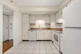 250 Hammond Pond Pkwy, Newton, MA 02467 - Photo 18