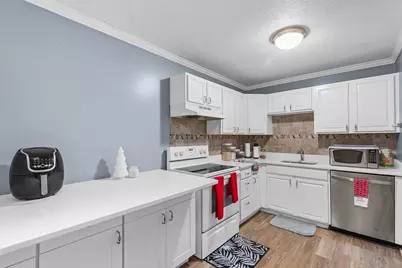 1 Chapel Hill Dr #2, Plymouth, MA 02360 - Photo 4