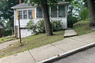 109 Green Hill Pkwy, Worcester, MA 01605 - Photo 2