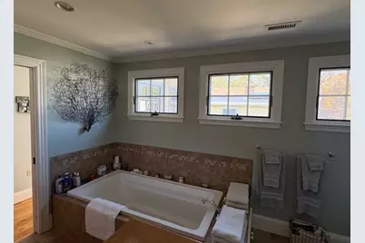 17 Central St, Marblehead, MA 01945 - Photo 12