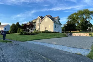 34 Base Ldg Ln, Swansea, MA 02777 - Photo 2