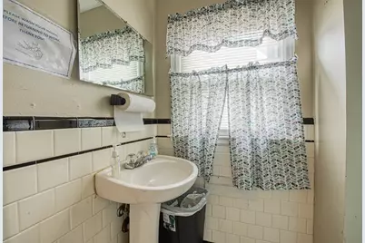 499 Maple St, Fall River, MA 02720 - Photo 14