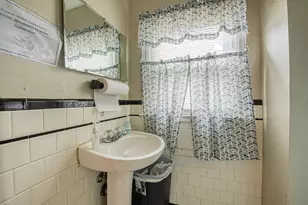 499 Maple St, Fall River, MA 02720 - Photo 14